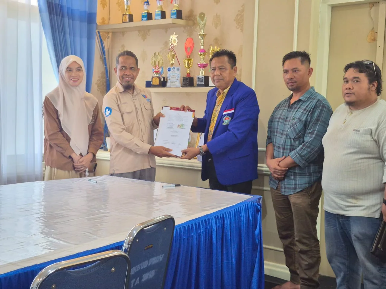 Penandatanganan kerja sama Family Garden dengan SMK Negeri 7 Kendari